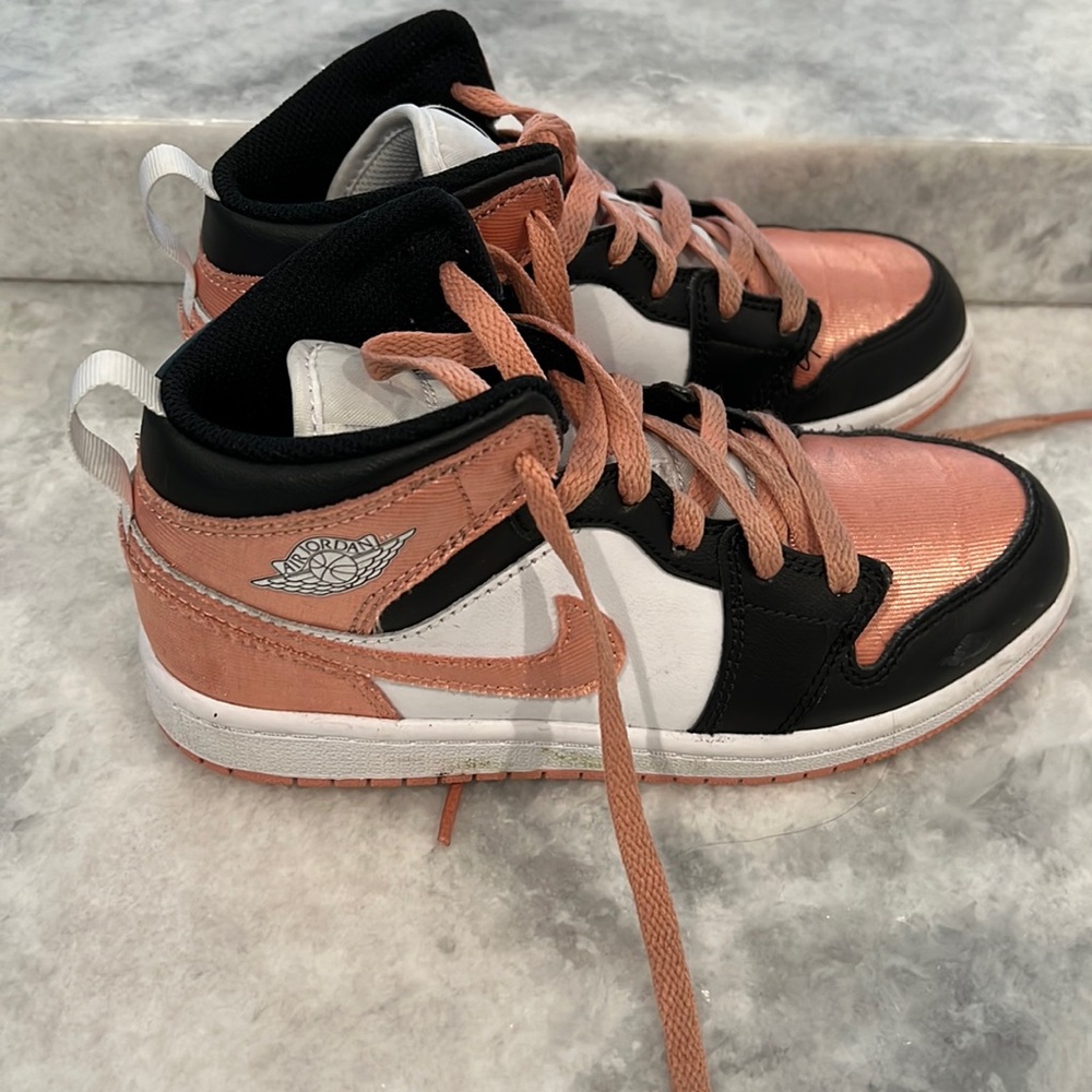 Air Jordan 1 mid youth size 2 black white and peach  used